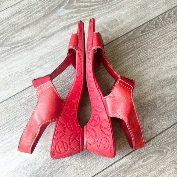 Elegant Red Leather Sandals - Picture 9 of 15